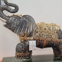 дорогая ювелирная фигурка африканского слона
