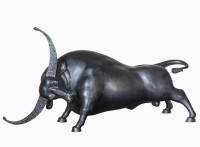 дорогая большая скульптура буйвол из бронзы 
