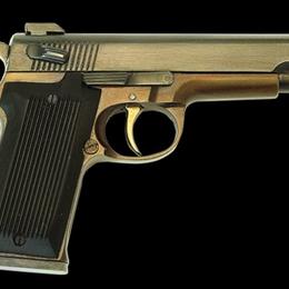 Пистолет Smith & Wesson (1:2)