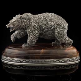 Суровый медведь из серебра (L=19 см)