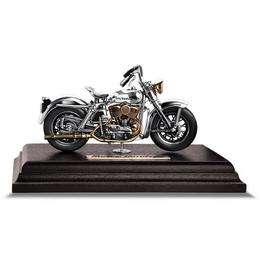 Модель мотоцикла из серебра Harley Davidson