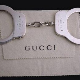 Наручники от Gucci браслет из серебра за 65 000 долларов