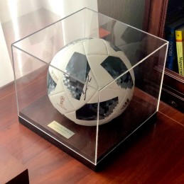 Мяч с автографом Луки Модрич