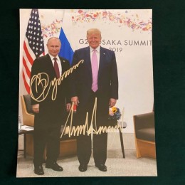 Автографы Владимир Путин и Дональд Трамп (на фото)