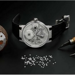 Часы от Ulysse Nardin с более чем 2200 бриллиантов