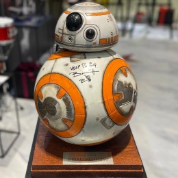 Брайан Херринг (реплика робота BB-8 с автографом)