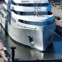 Канадский миллиардер Джон Рисли строит себе одну из крупнейших яхт в мире