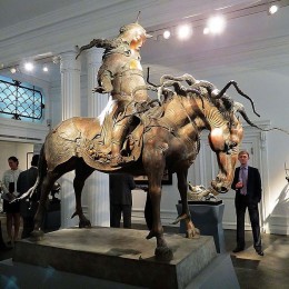 Скульптура «Чингисхан на коне» (бронза, h=2 метра)