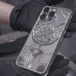 Самый дорогой в мире iPhone 14 Pro Max от Caviar выставлен в ЦУМе