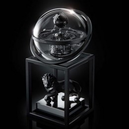 Новая «межзвездная» коллекция часов от Chanel и ее потрясающие монохромные настольные часы