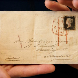 Первый в мире отправленный по почте конверт может уйти с молотка за 2,5 миллиона долларов