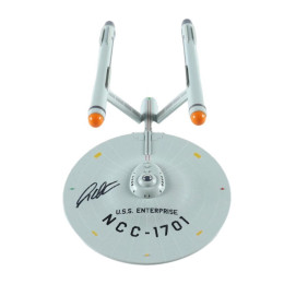 Уильям Шетнер (мини-модель космического корабля «Star Trek»)