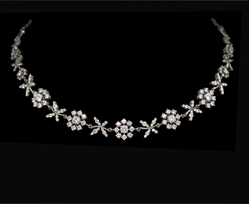 Ожерелье с бриллиантами