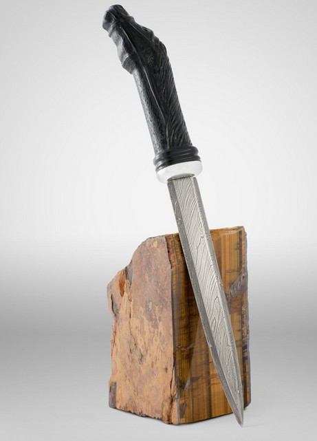 Нефритовый нож "Скакун"