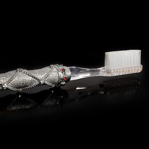 Зубная щетка из серебра "Сильвер-премиум"