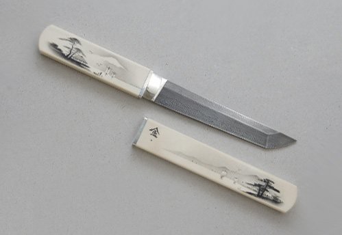 Нож с японской тематикой