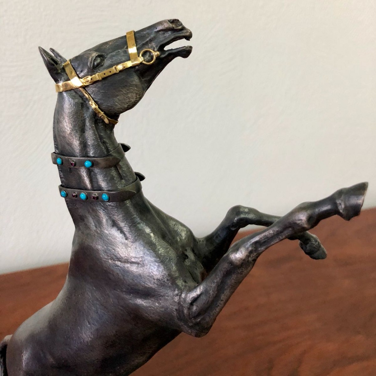 Конь ахалтекинский (серебро, золото, бирюза)