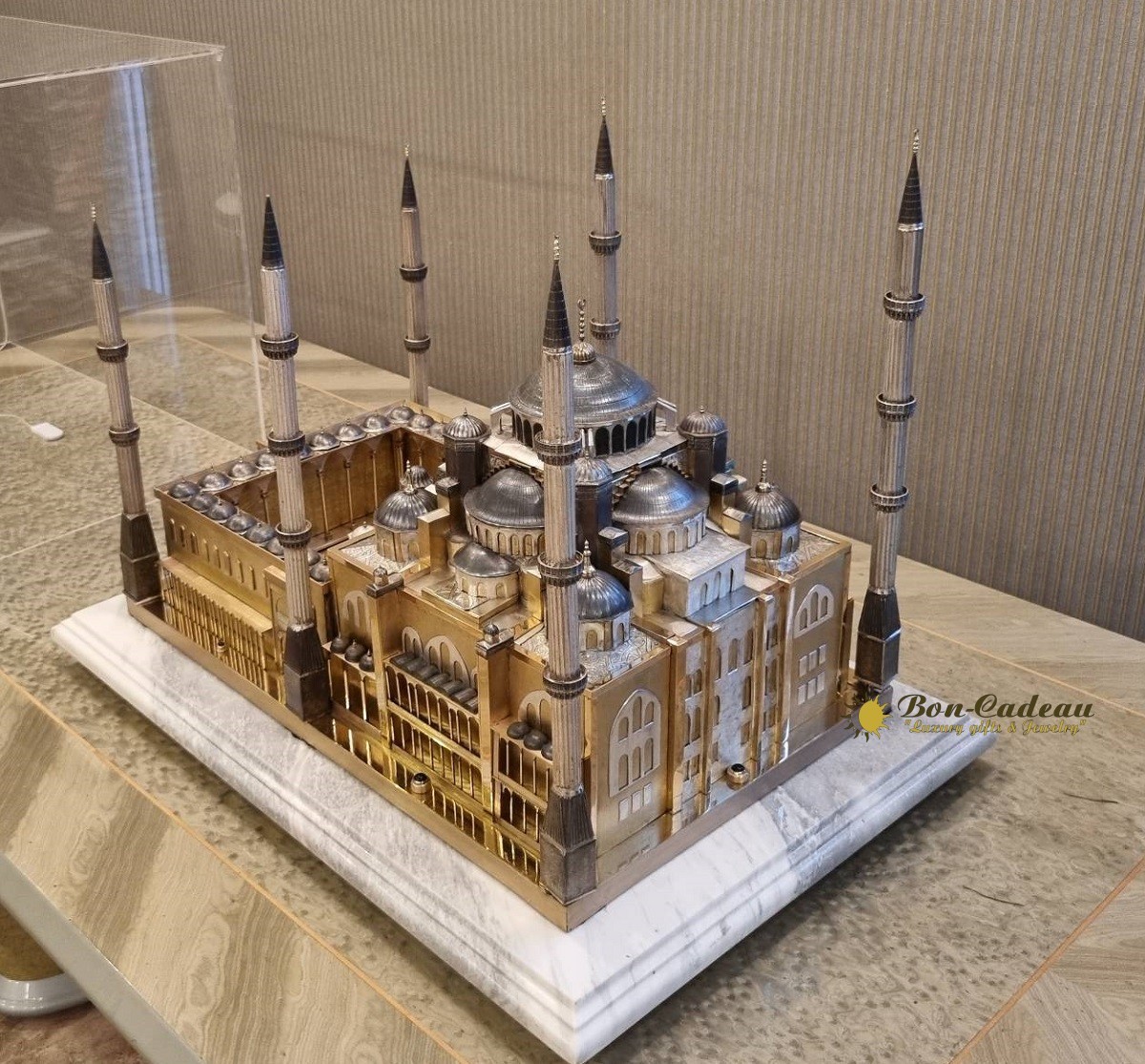 Самая дорогая модель мечети (серебро, оникс)