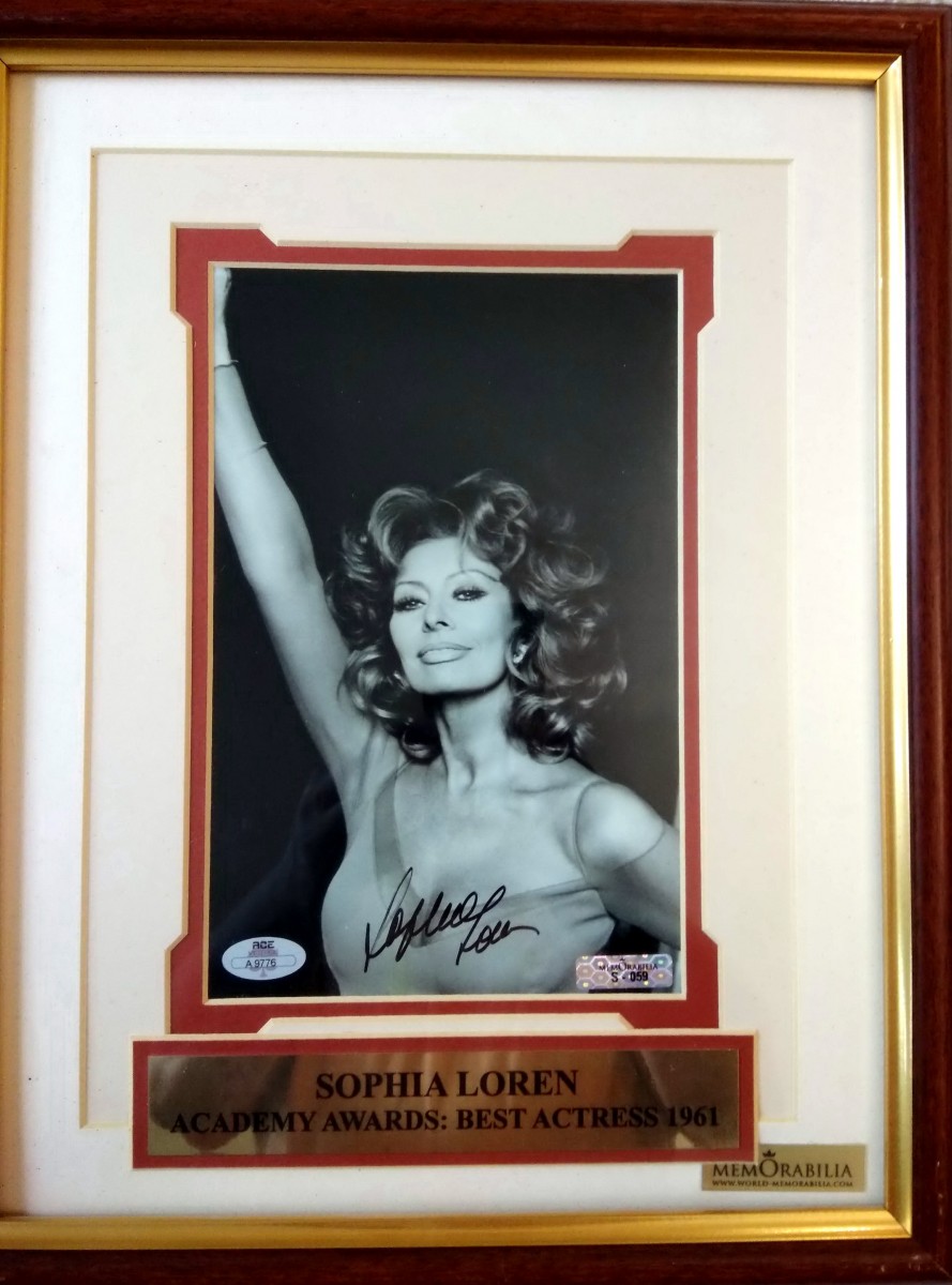 Софи Лорен (автограф на фото)