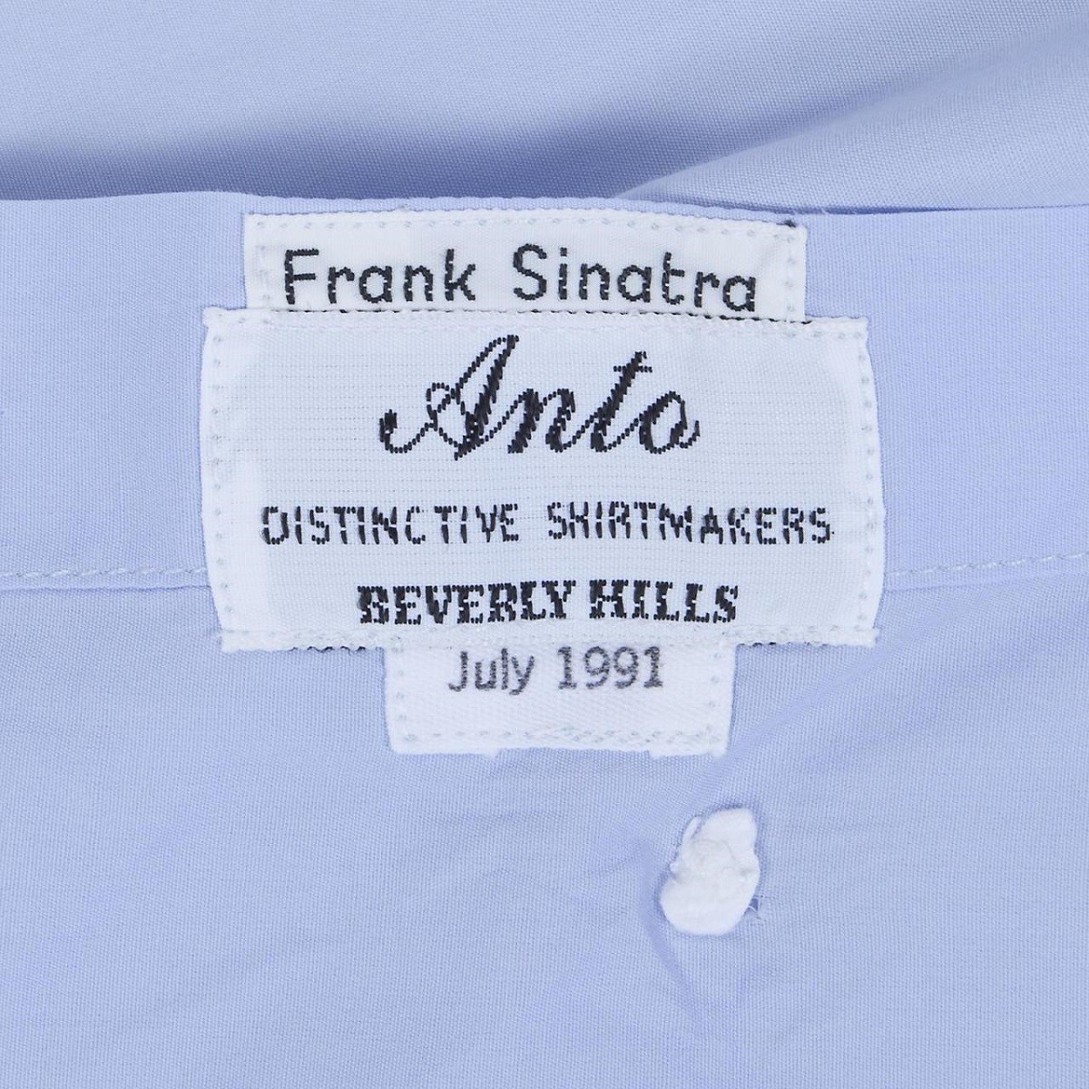 Автограф Фрэнка Синатры на концертной рубашке