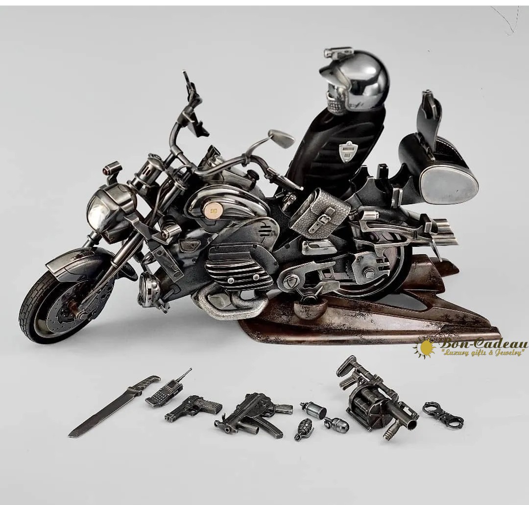 Мотоцикл с ножом Денацификатор
