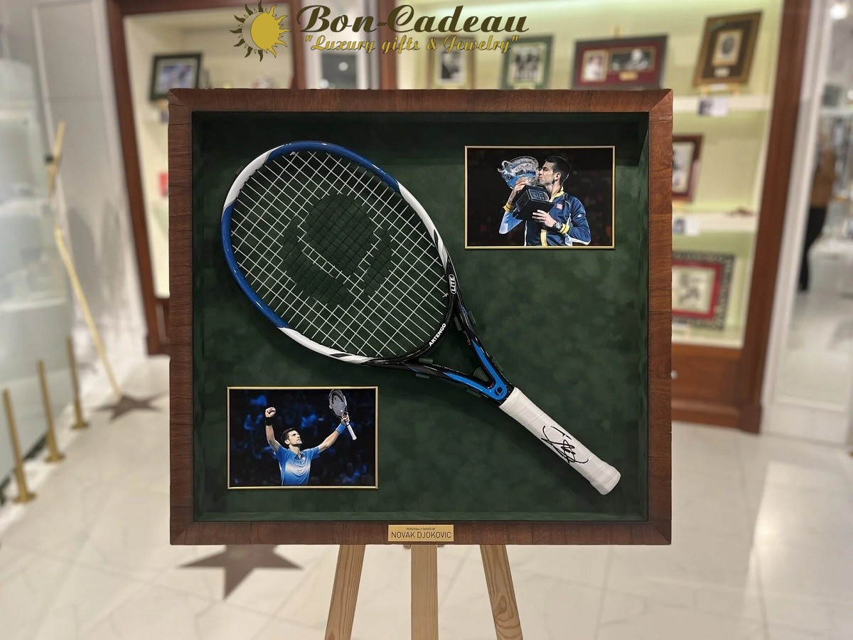 Новак Джокович (теннисная ракетка с автографом)